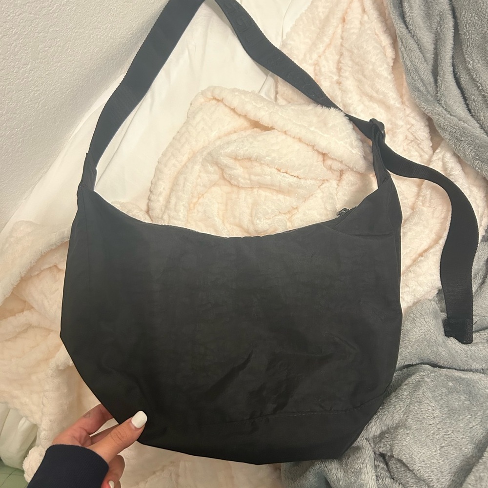 Medium crescent nylon BAGGU